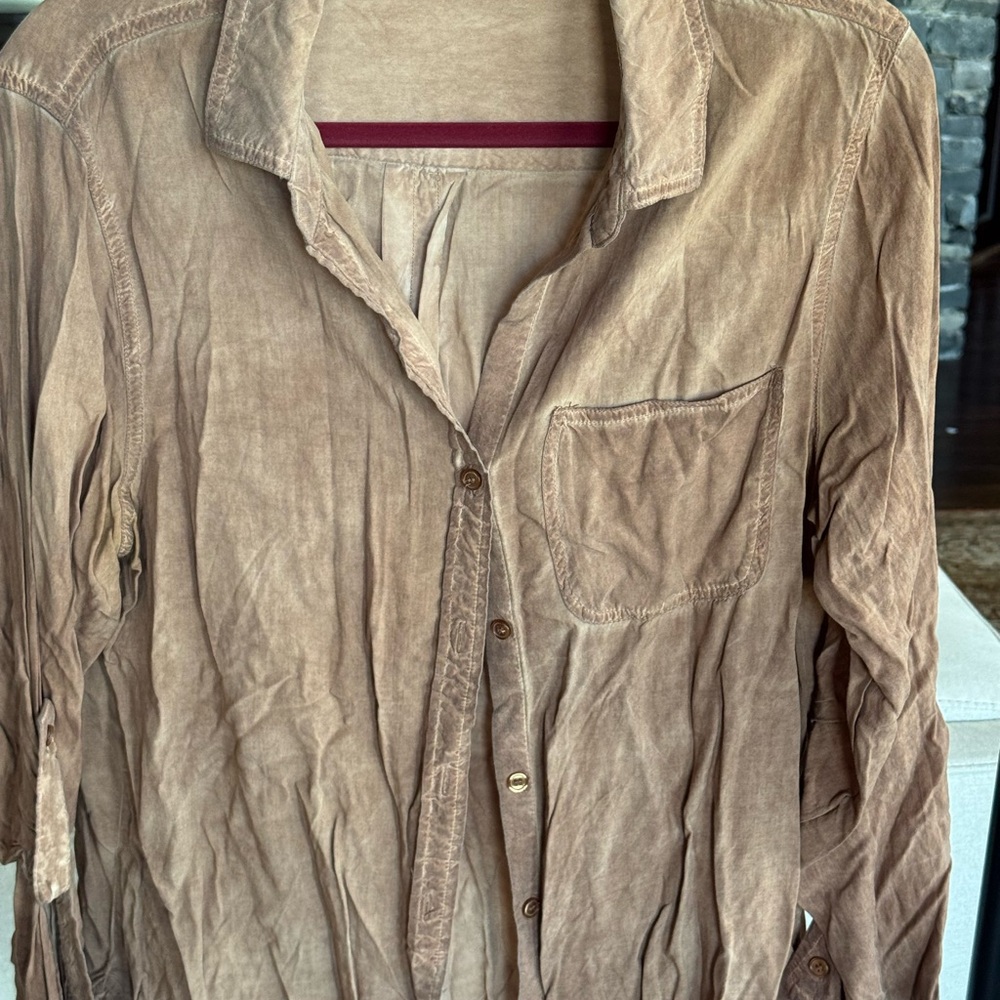Velvet Heart Men's Casual Tan Button Down Shirt